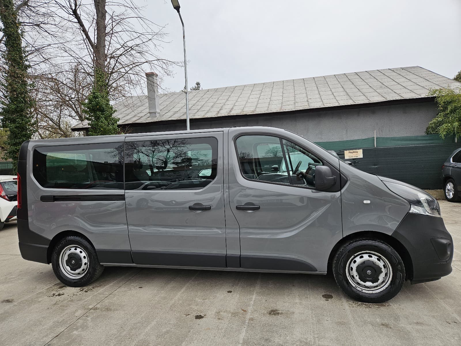 Renault TRAFIC photo 1