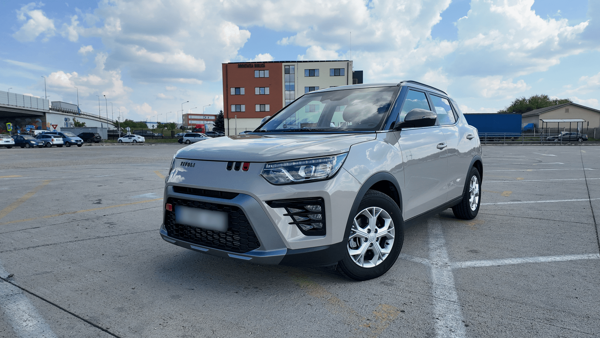 SsangYong Tivoli photo 1