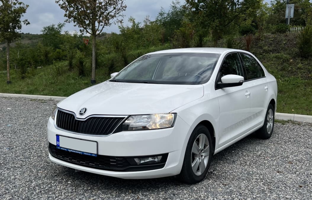 SKODA RAPID photo 1