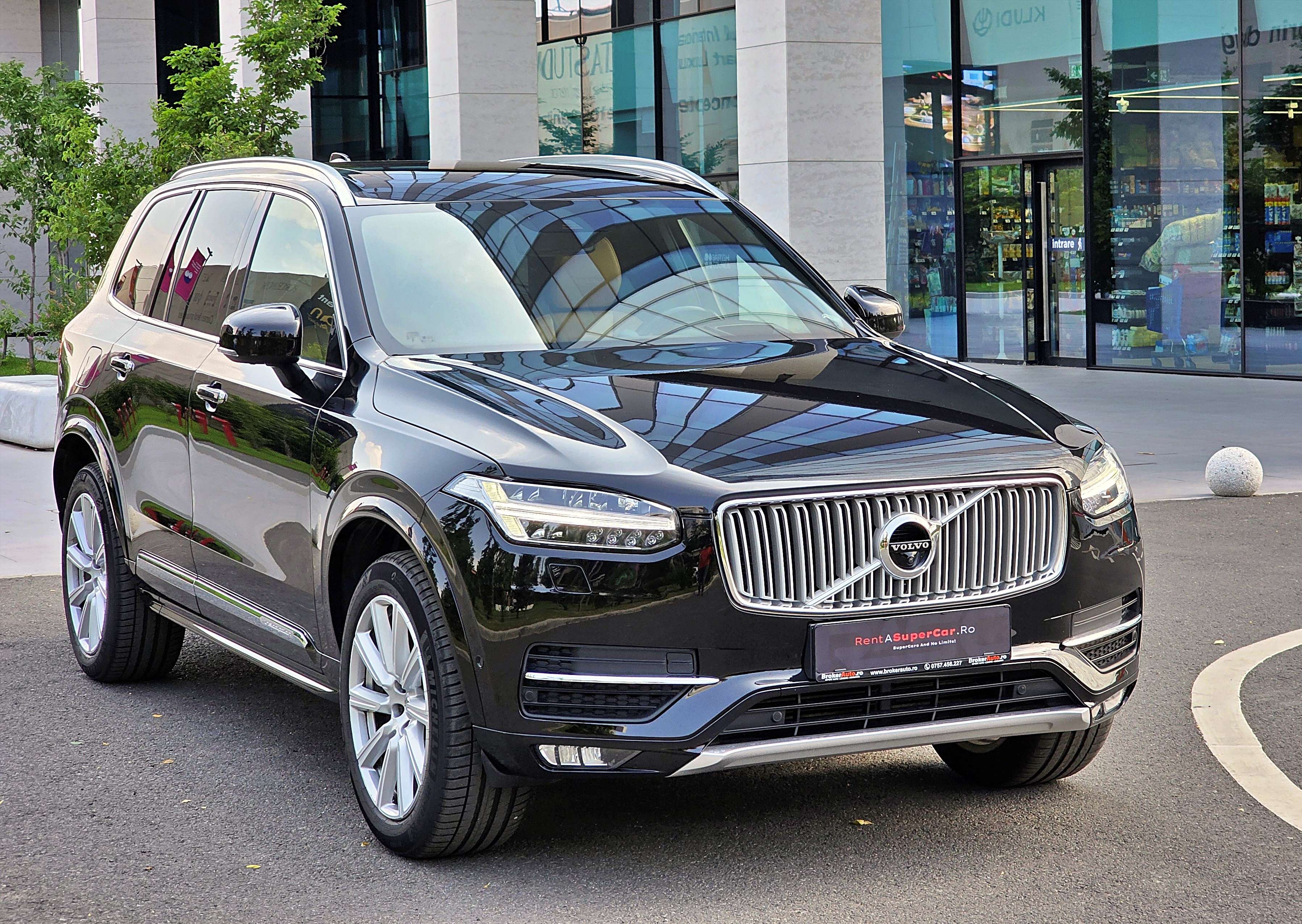 Volvo XC90 photo 1