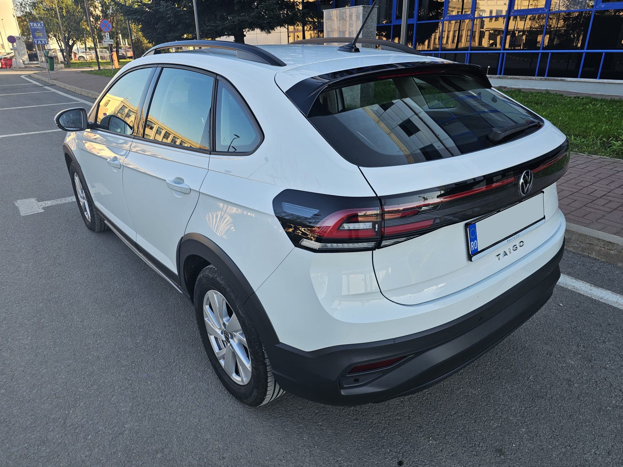 VW Taigo photo 1
